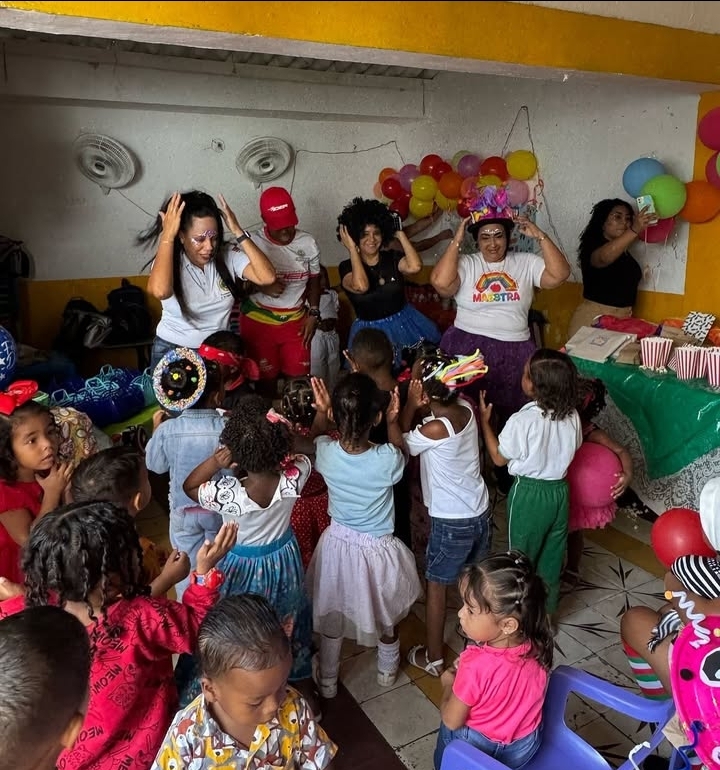 CELEBRANDO EL DÍA DE LA NIÑEZ 