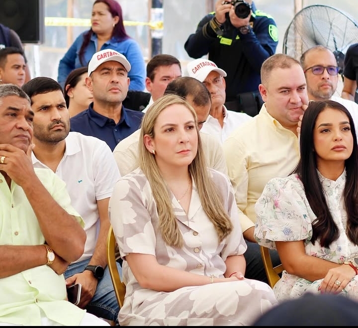 ASISTIMOS A LA RECUPERACIÓN DEL RELOJ FLORAL   