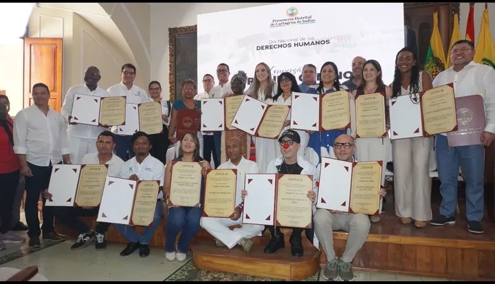 DIMOS RECONOCIMIENTO  EN NUESTRA 