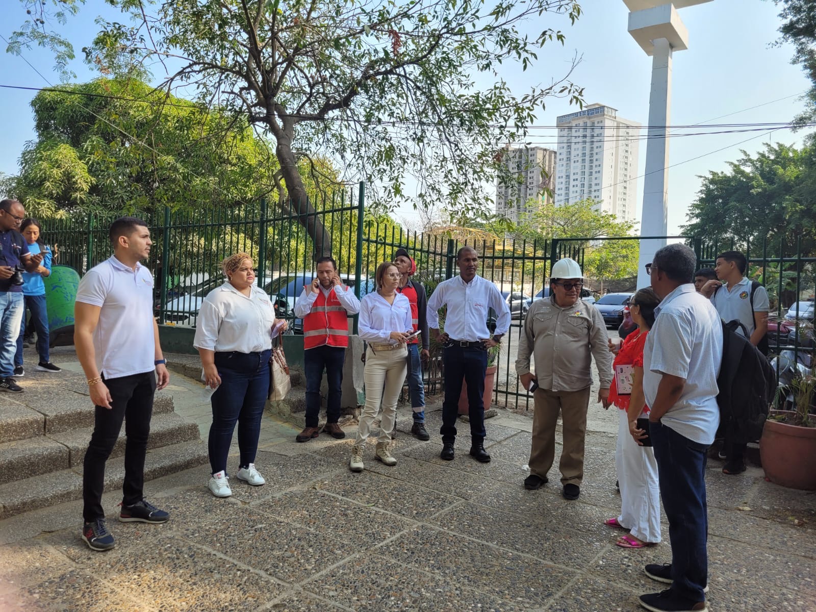 Visita a el IE INEM para buscar soluciones realizó la Personería Distrital 