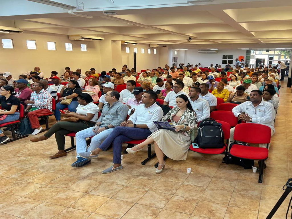 SOCIALIZACIÓN DE LOS PLANES Y CRONOGRAMA DE INVERSIÓN DEL GOBIERNO DISTRITAL.